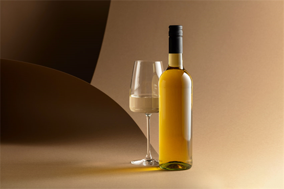 7 λόγοι που η γυάλινη φιάλη των 750ml πρωταγωνιστεί στον κόσμο του κρασιού